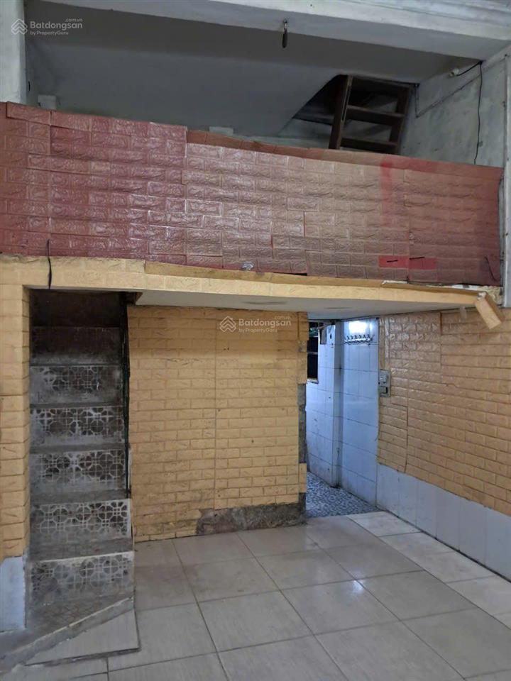 Cho thuê nr 2 tầng cũ tại tây sơn, 40m2, tại tt thành phố giao thông tuận tiện 5tr/tháng 0915 565 ***
