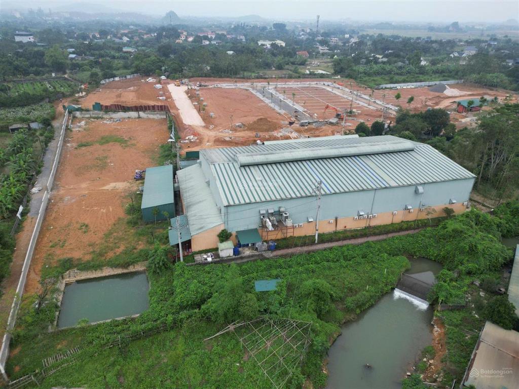 Cần chuyển nhượng để ra chỗ mới