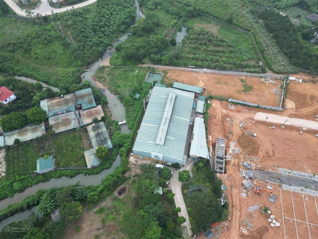 Cần chuyển nhượng để ra chỗ mới