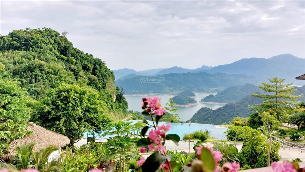 Hiếm, đất biển dốc lết, cách biển vài bước chân, giá nhỉnh 1 tỷ