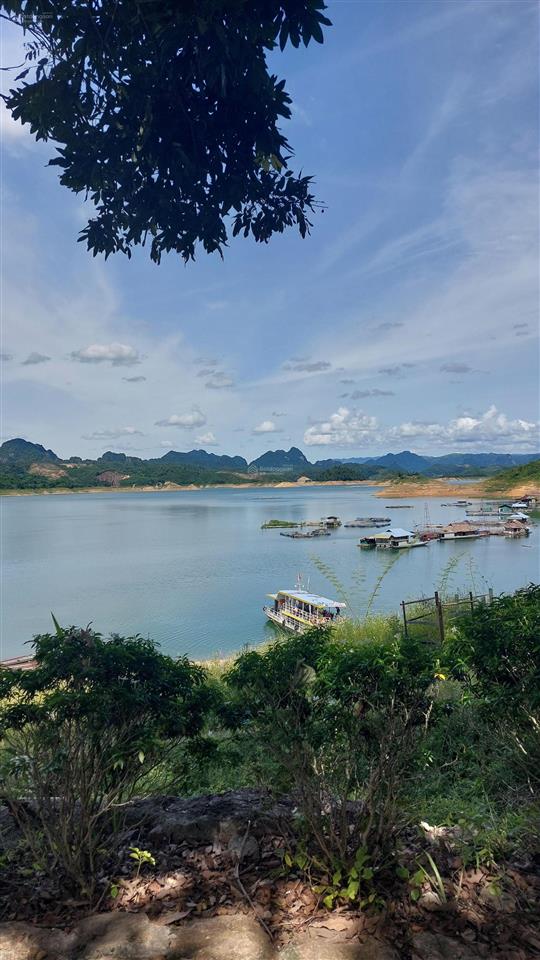 Hiếm, đất biển dốc lết, cách biển vài bước chân, giá nhỉnh 1 tỷ