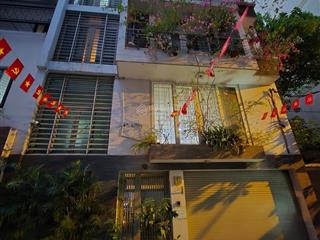 Siêu hời! hồ tùng mậu 70m, 6 tầng, mt 5m, 3 ô tô tránh, kinh doanh sầm uất, chỉ hơn 20 tỷ.