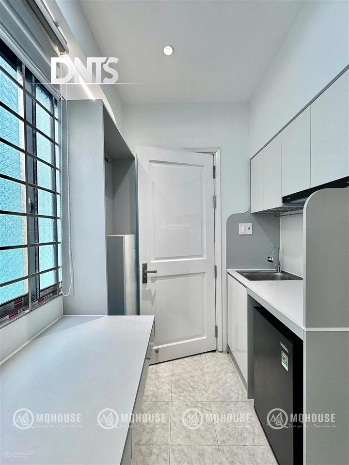 Cho thuê phòng mới gần chợ tân địnhcv lê văn támtrường đh kinh tế isb q1