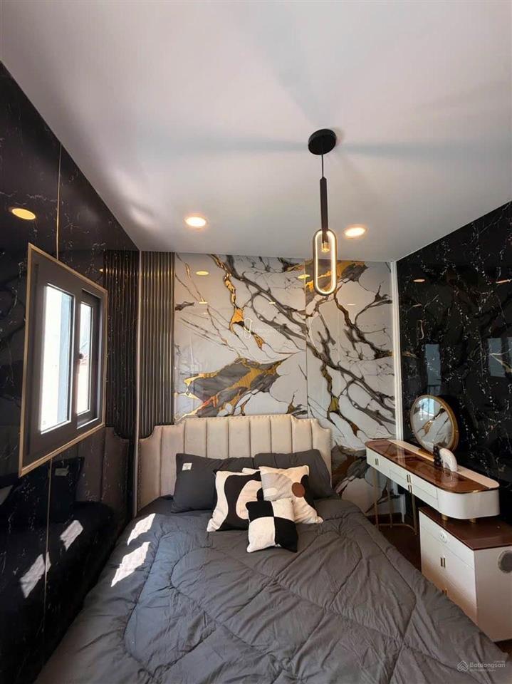 Bán nhà nơ trang long sát bên rạch xuyên tâm  vài phút qua q1  sd45m2 nhỉnh 3,9ty tl 