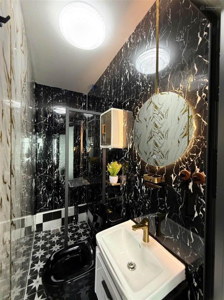 Bán nhà nơ trang long sát bên rạch xuyên tâm  vài phút qua q1  sd45m2 nhỉnh 3,9ty tl 