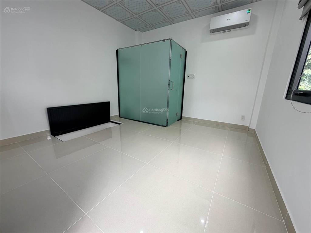 Nhà nguyễn thiện thuật sát chợ bà chiểu 2 tầng btct chỉ 3,2ty .