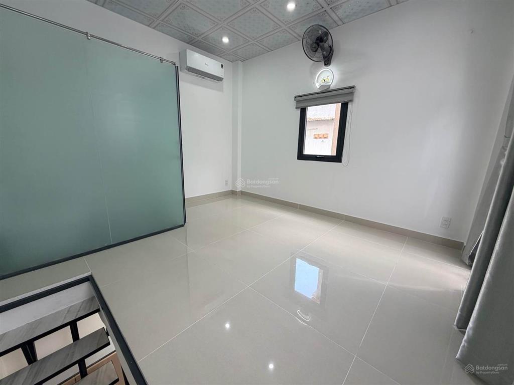 Nhà nguyễn thiện thuật sát chợ bà chiểu 2 tầng btct chỉ 3,2ty .