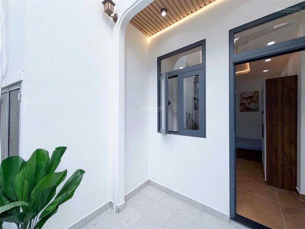 Bán nhà nguyễn hữu cảnh  sát quận 1  60m2 3 tầng chỉ hơn 6,5ty