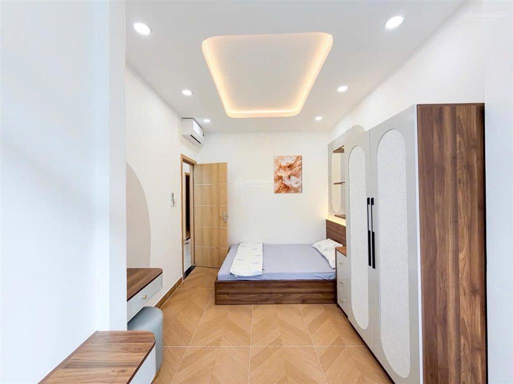 Bán nhà nguyễn hữu cảnh  sát quận 1  60m2 3 tầng chỉ hơn 6,5ty