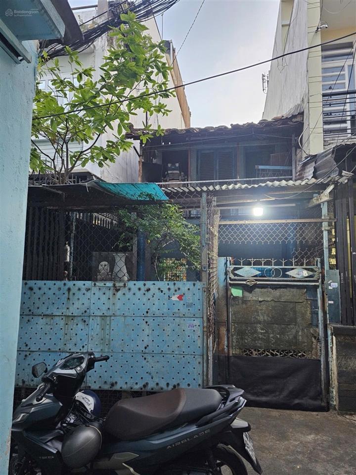 Nhà phan đình phùng 1/ sát mặt tiền, bán đất tặng nhà  trung tâm phú nhuận 70tr/m2  chỉ 7,8ty