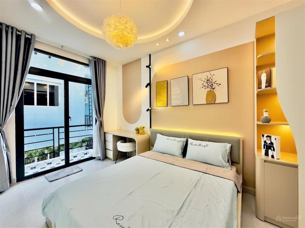 Nhà nguyễn kiệm 1/ xe hơi đỗ cửa  4 tầng hoàn công đủ chỉ 6ty xíu