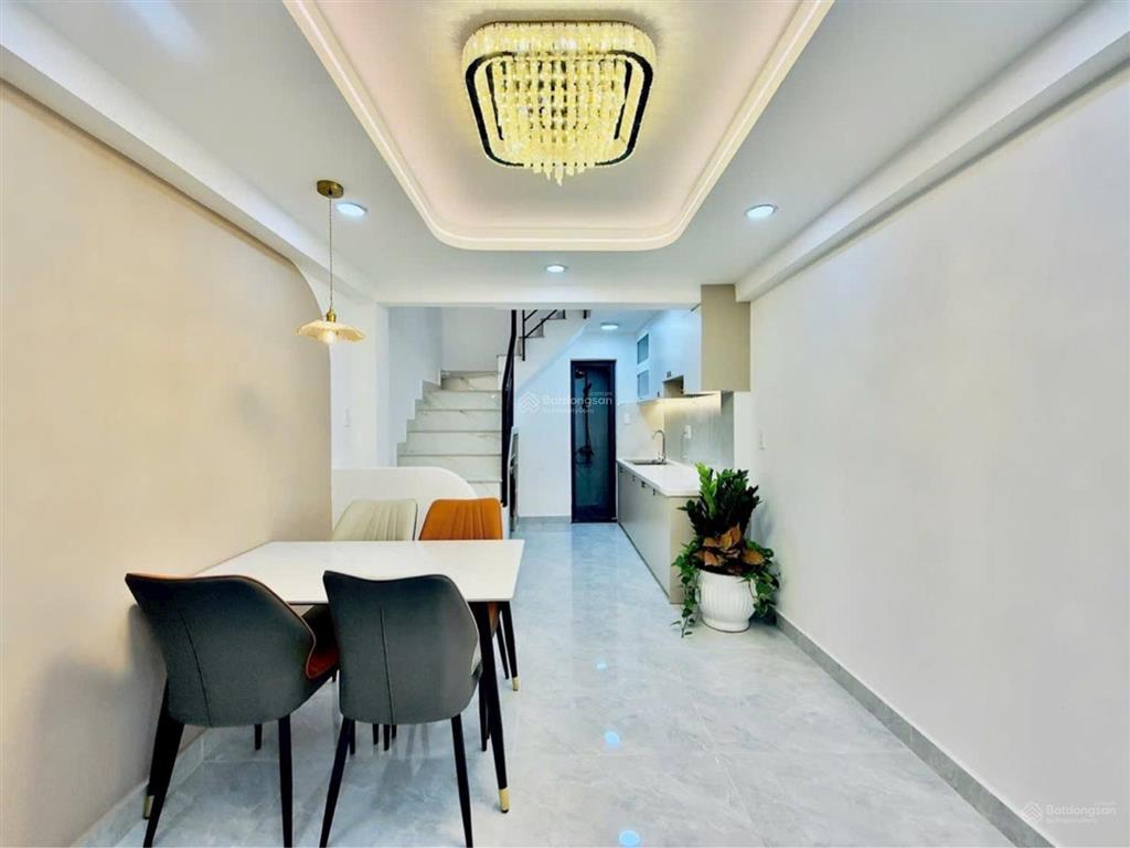 Nhà nguyễn kiệm 1/ xe hơi đỗ cửa  4 tầng hoàn công đủ chỉ 6ty xíu