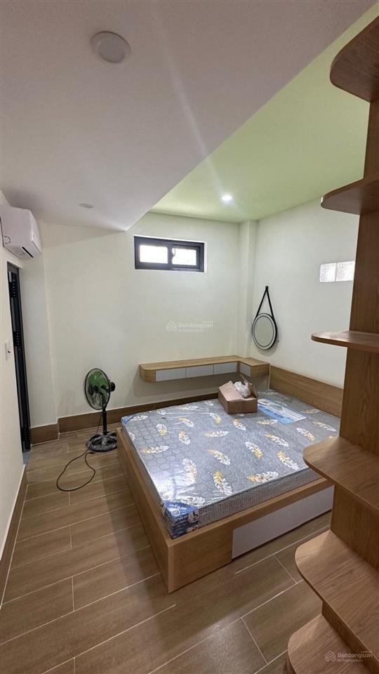 Nhà nguyễn văn công 1/, sát sân bay, đối diện bv 175  42m2 chỉ 5,6 tỷ nhỉnh