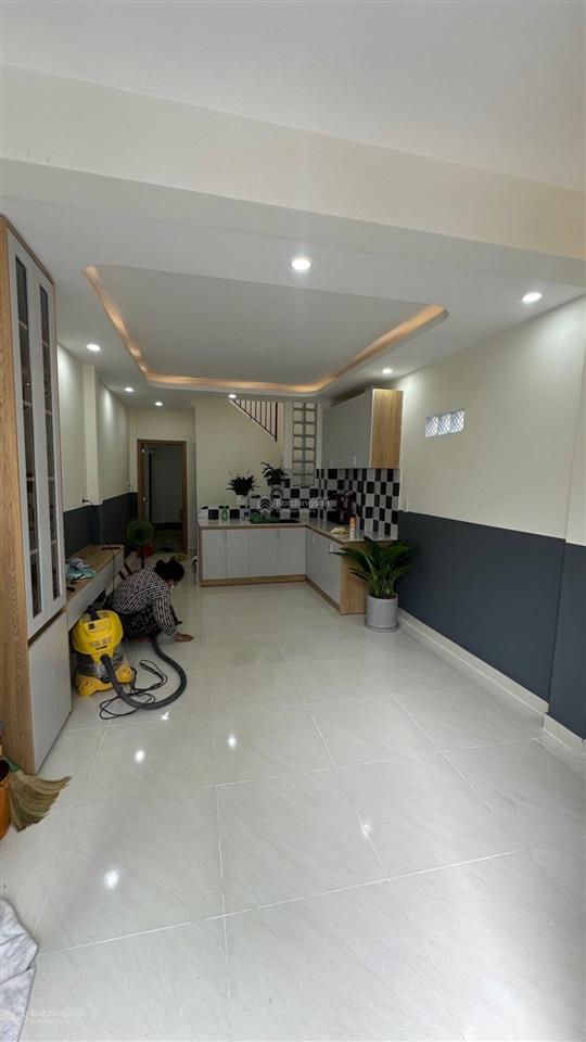 Nhà nguyễn văn công 1/, sát sân bay, đối diện bv 175  42m2 chỉ 5,6 tỷ nhỉnh