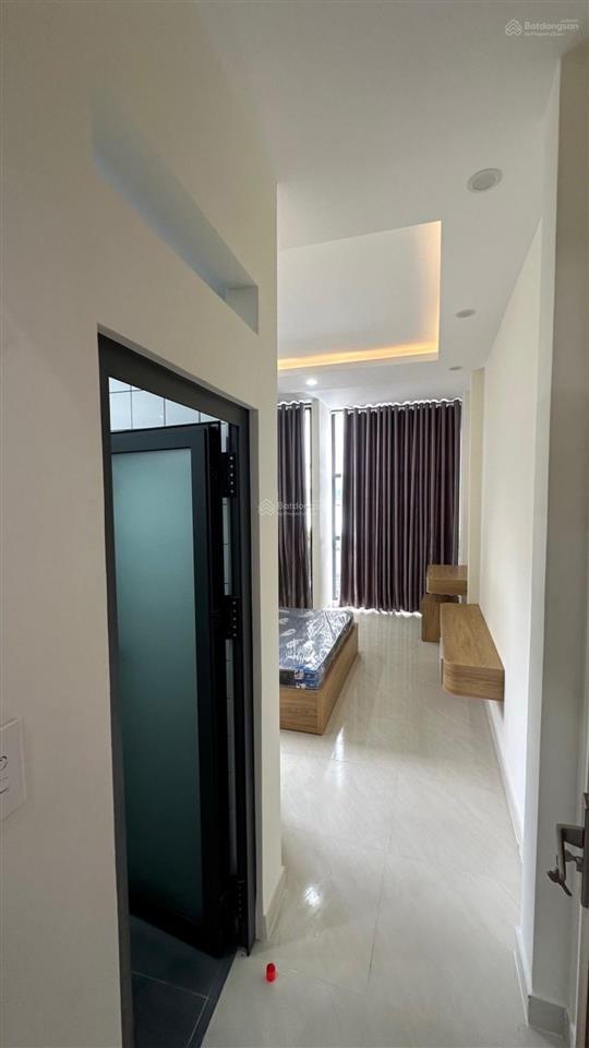 Nhà nguyễn văn công 1/, sát sân bay, đối diện bv 175  42m2 chỉ 5,6 tỷ nhỉnh