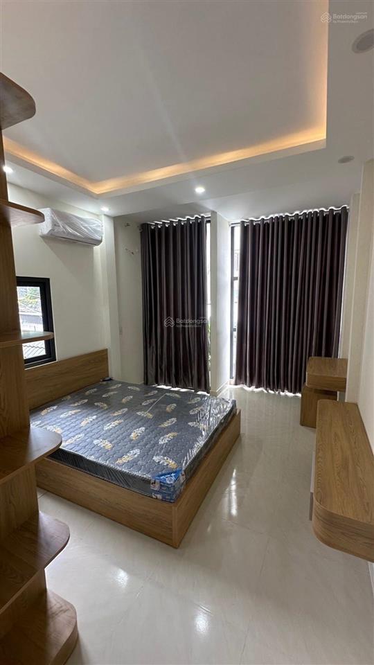 Nhà nguyễn văn công 1/, sát sân bay, đối diện bv 175  42m2 chỉ 5,6 tỷ nhỉnh