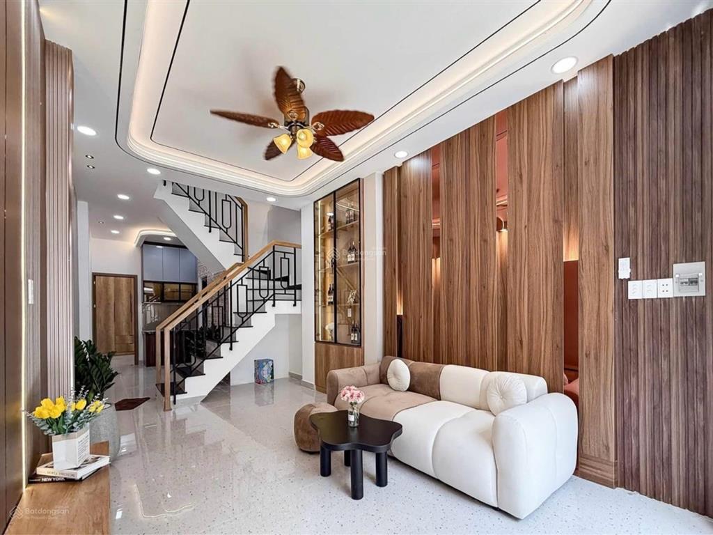 Siêu phẩm mặt tiền khu vip huỳnh văn bánh phú nhuận  ở kinh doanh 45m2 chỉ 8ty hơn