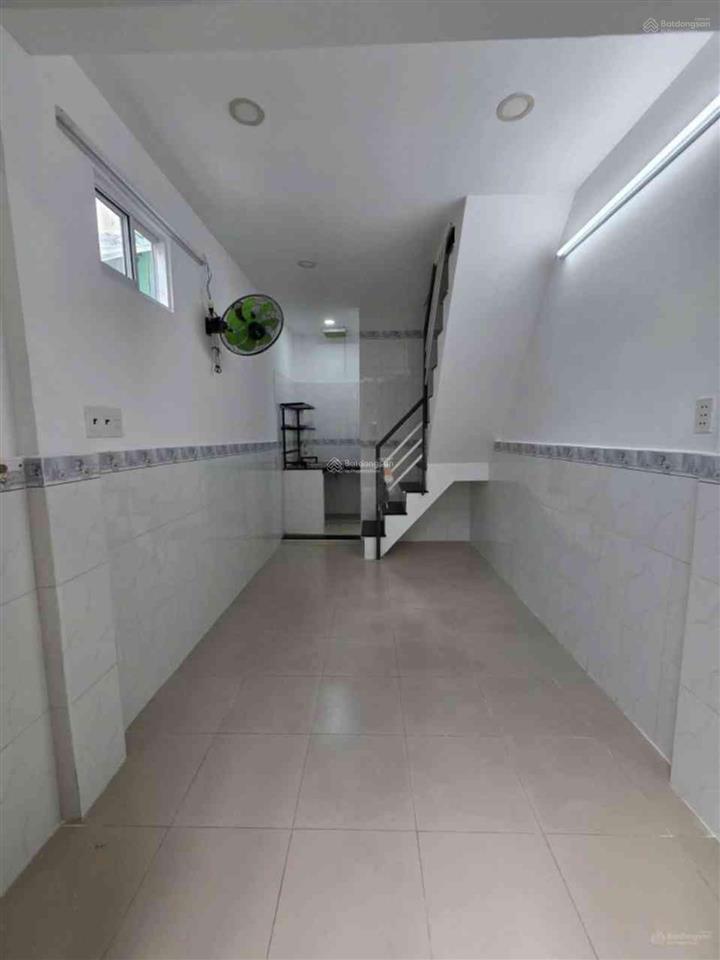 Nhỉnh 2 tỷ có nhà ngay khu ẩm thực phan xích long  15m2 2 tầng  hẻm xe hơi 15m sẵn dòng tiền