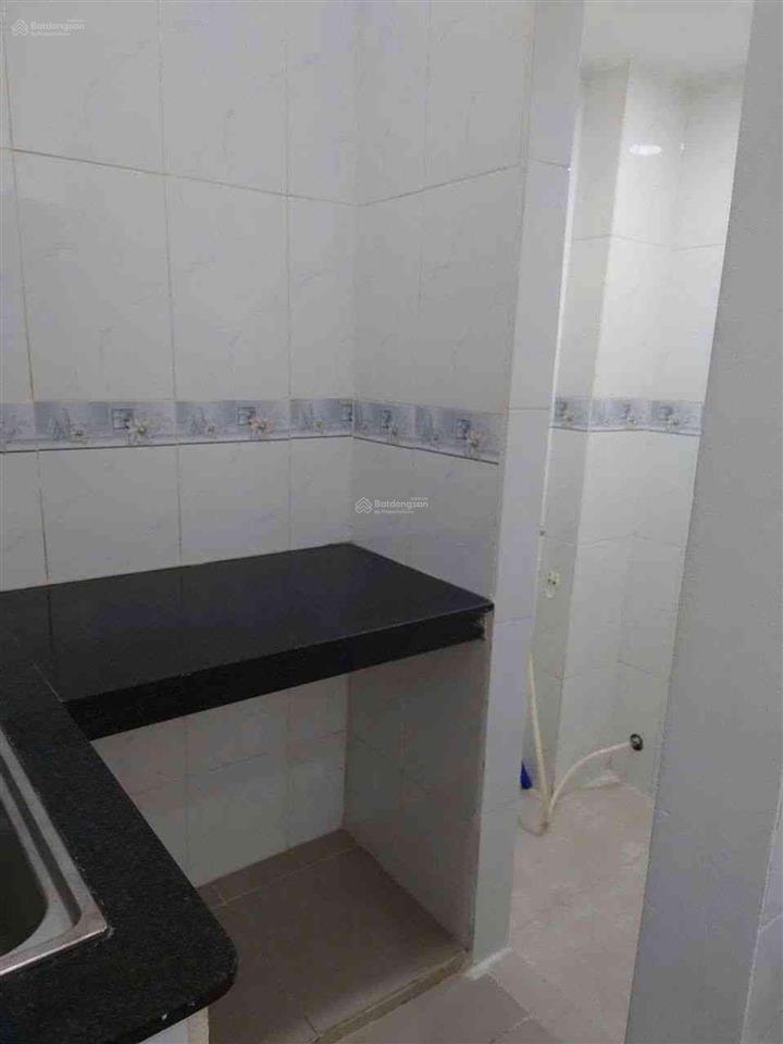 Nhỉnh 2 tỷ có nhà ngay khu ẩm thực phan xích long  15m2 2 tầng  hẻm xe hơi 15m sẵn dòng tiền