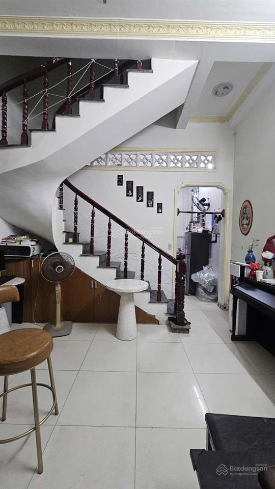 Nhà phạm văn bạch  2 tầng btct  shr vuông vức  hoàn công đủ  40m2 chỉ 3,75 tỷ