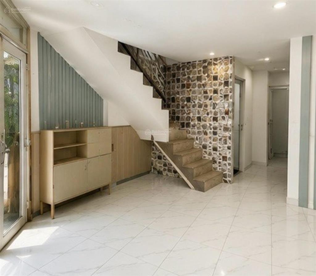 Mặt tiền nguyễn lâm sát chợ bà chiểu  sẵn dòng tiền 22m2 2 tầng chỉ nhỉnh 4 tỷ