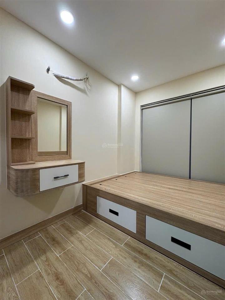 Nhà mới đẹp  sát mặt tiền thích quảng đức  sd 36m2 3 tầng chỉ 3 tỷ nhỉnh