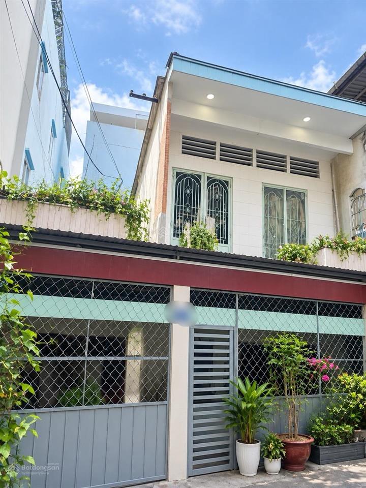 Nhà mã lò sát bệnh viện bình tân  dt khủng 90m2 2tầng chỉ 3,9tỷx