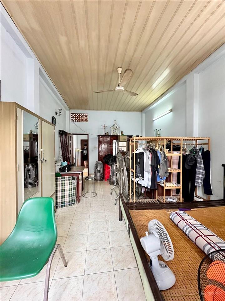 Nhà tô hiệu 1/, lũy bán bích gần đầm sen, trường bamboo  xe tải né  2 tầng btct gần 70m2