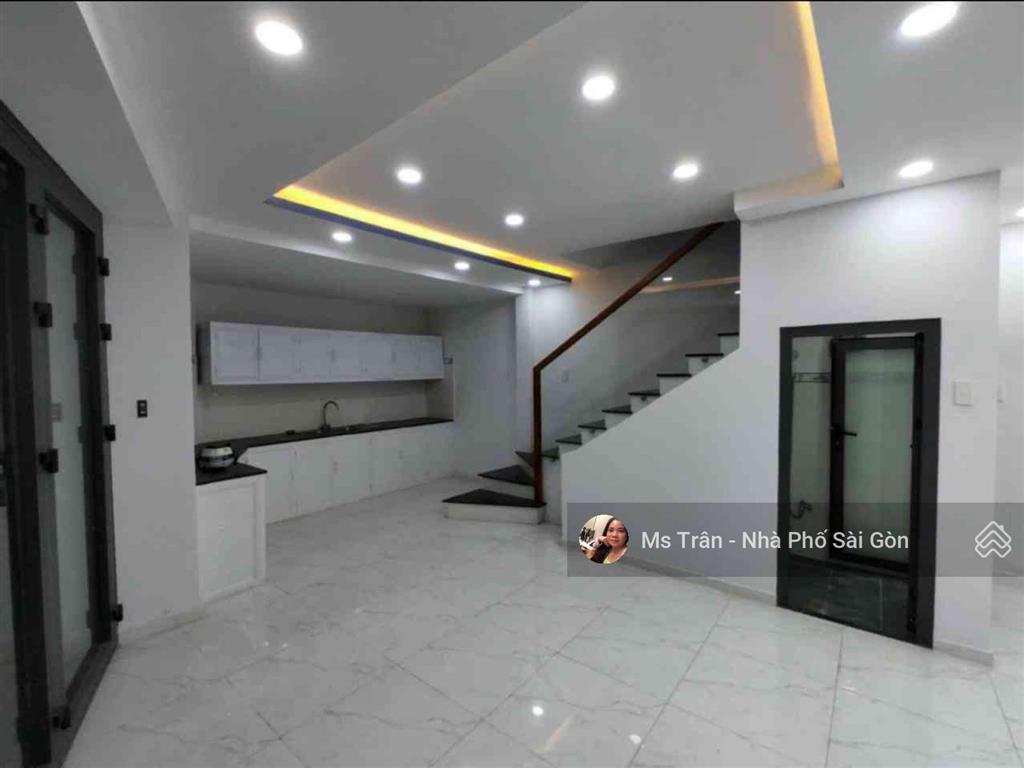 Nhà âu cơ 1/ đối diện khu vip bàu cát  xe hơi thông tiện kinh doanh gần 60m2 chỉ 6 tỷ xiêu