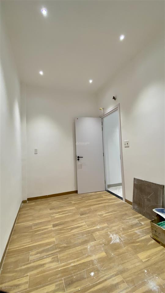 Cách ngã tư bốn xã 400m  nhà 3pn có pn dưới trệt  3.8m x 12m  shr hoàn công đầy đủ  đường 4.5m