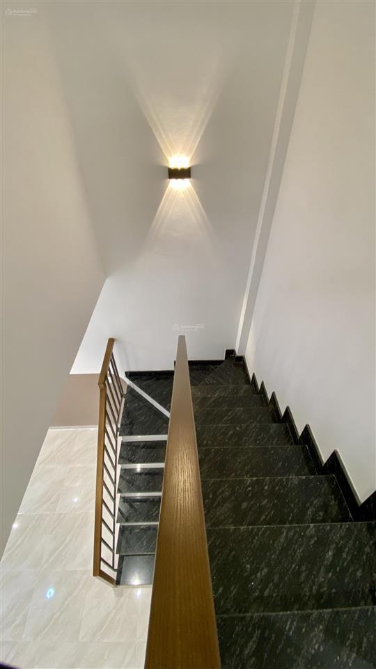 Cách ngã tư bốn xã 400m  nhà 3pn có pn dưới trệt  3.8m x 12m  shr hoàn công đầy đủ  đường 4.5m