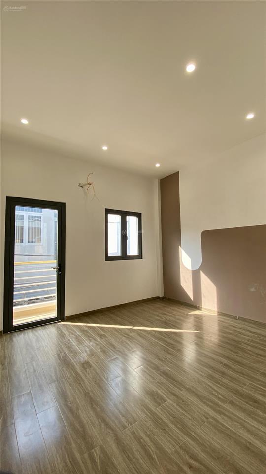 Cách ngã tư bốn xã 400m  nhà 3pn có pn dưới trệt  3.8m x 12m  shr hoàn công đầy đủ  đường 4.5m