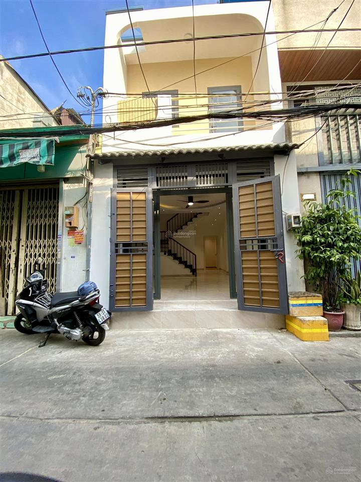 Cách ngã tư bốn xã 400m  nhà 3pn có pn dưới trệt  3.8m x 12m  shr hoàn công đầy đủ  đường 4.5m