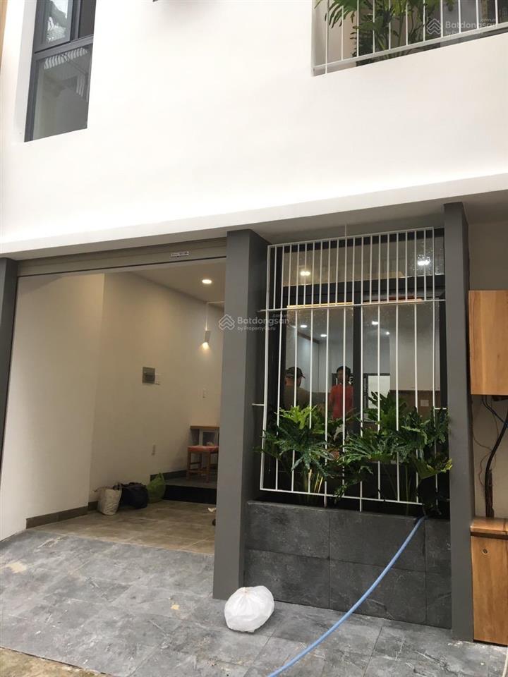 Bán nhà đường hương lộ 2  cách bvđk bình tân 200m  5x11  4pn  đường 7m phân lô đồng bộ