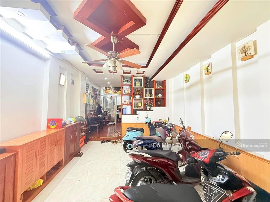 Nhà mặt ngõ lý nam đế 61m2*4t, mt 4.9m, ngõ rộng 3m, 30m ra phố, 2 thoáng, sổ vuông, về ở ngay