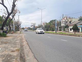Cần bán gấp lô đất mặt tiền lạc long quân, trục chính của hội an, đất đẹp nở hậu 3 mặt đường.