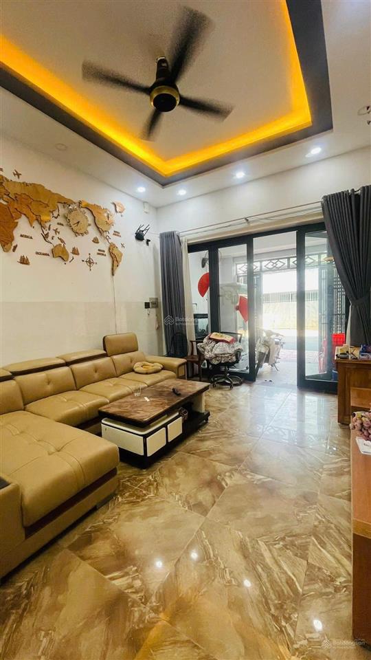 Bán nhà đẹp, mặt tiền đường số rộng 12m, vỉa hè 2 bên, dt 56,2m2, 3 tầng, tt quận 9, chỉ 5,1 tỷ