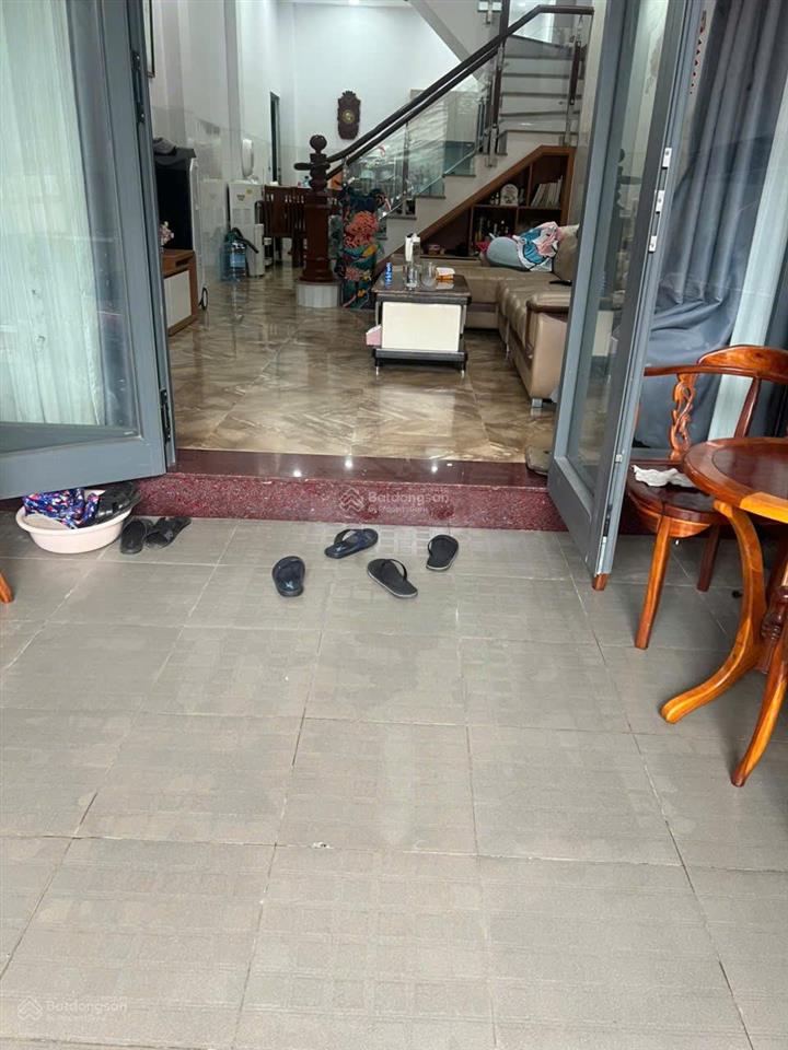 Bán nhà đẹp, mặt tiền đường số rộng 12m, vỉa hè 2 bên, dt 56,2m2, 3 tầng, tt quận 9, chỉ 5,1 tỷ