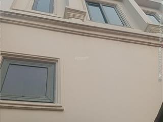 Bán nhà đẹp, diện tích rộng 250 m2, vừa ở vừa cho thuê 16 tr/1 tháng. 10 tỷ