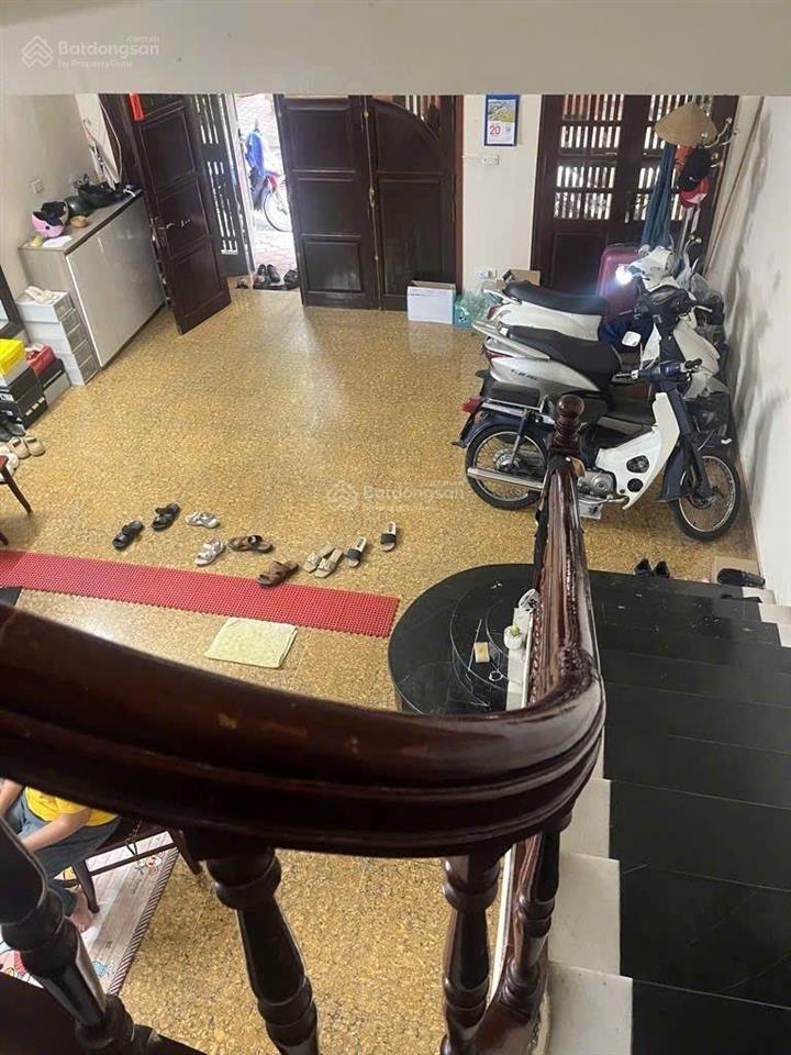 Bán nhà ngã tư văn cao thụy khuê  hơn 16 tỷ  dt 50m2, đường ô tô 7 chỗ