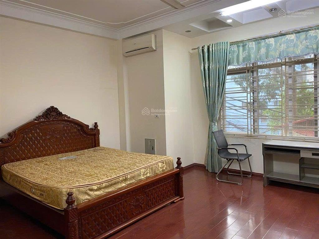 Bán nhà ngã tư văn cao thụy khuê  hơn 16 tỷ  dt 50m2, đường ô tô 7 chỗ