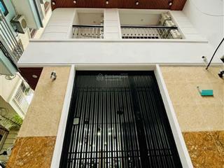 Bán toà chdv 279 đội cấn, hơn 30 tỷ, lô góc dt 105m, 8 tầng, 24 căn hộ, dòng tiền 2 tỷ/ năm