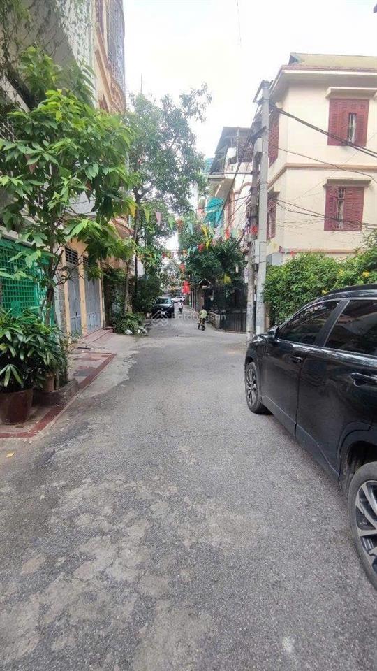 Nhà sân vườn lạc long quân  36 tỷ  120m  mặt tiền 9m  ngõ thông  ô tô