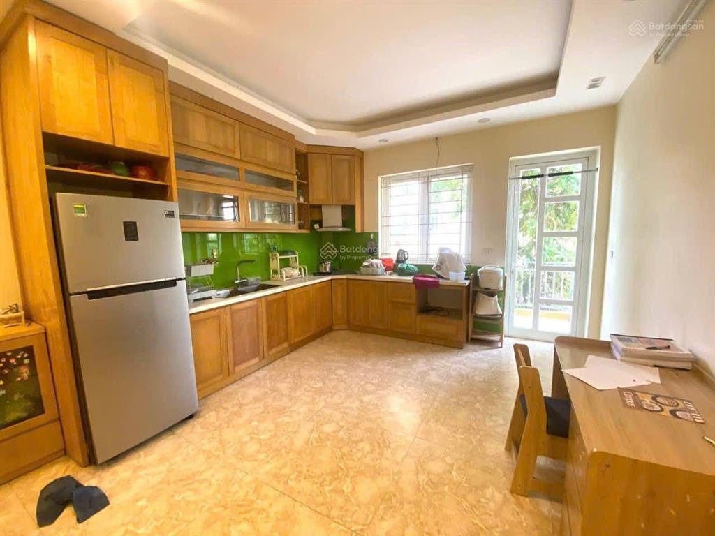 Bán phân lô quân đội phố hoàng sâm  nhỉnh 32 tỷ  dt 110m  ô tô  thang máy  2 thoáng