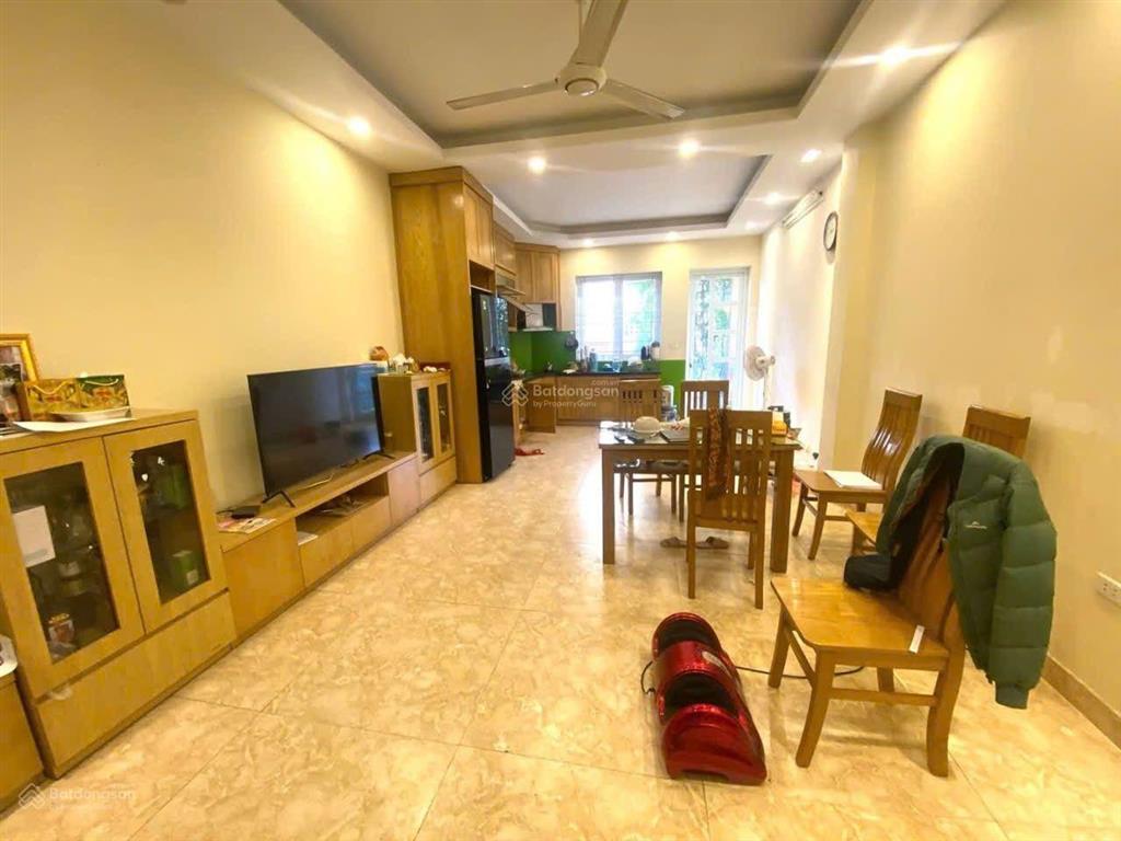 Bán phân lô quân đội phố hoàng sâm  nhỉnh 32 tỷ  dt 110m  ô tô  thang máy  2 thoáng