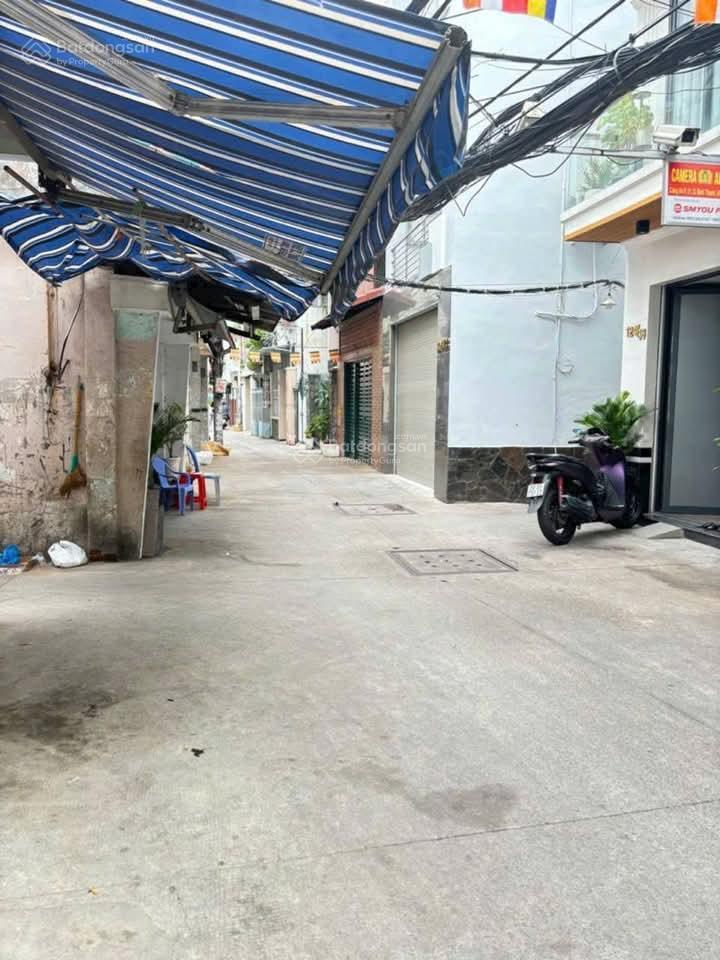 Bán lỗ nhà an dương vương, quận 5. giá 4,09 tỷ, dt 56m2,  như 0766 372 ***, đường hẻm 4m rộng