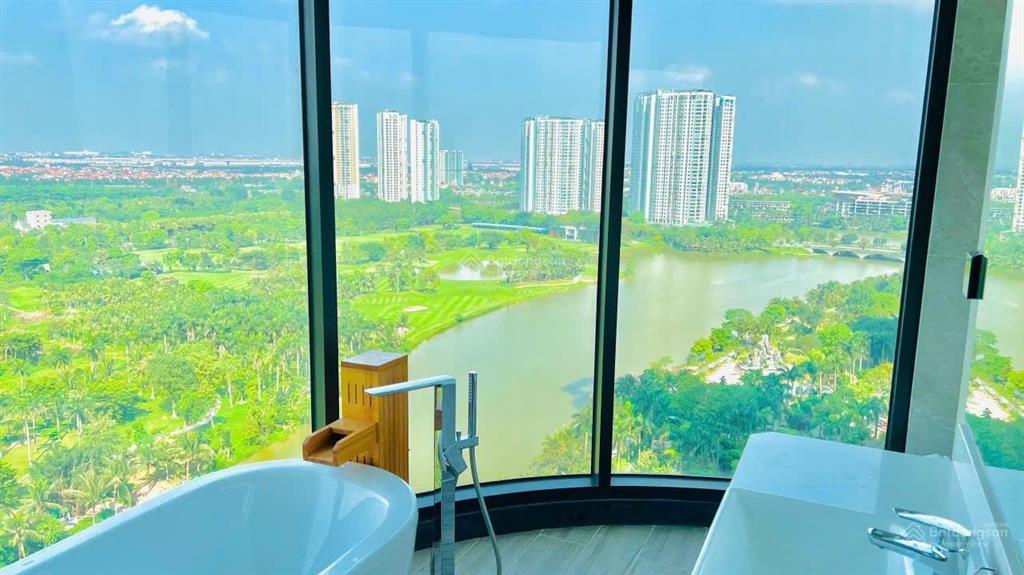 Bán căn hô 3 ngủ tại toà landmark , đa hoàn thiện full đồ , 3 ngủ 2 vệ sinh, giad chỉ 8ty1 bao phí