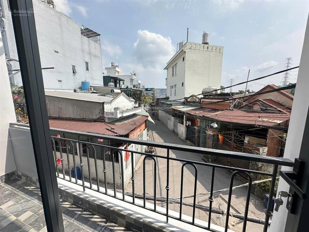 Nhà quận 12 giá chỉ 3.9 tỷ  xe hơi tới cửa  tặng nội thất