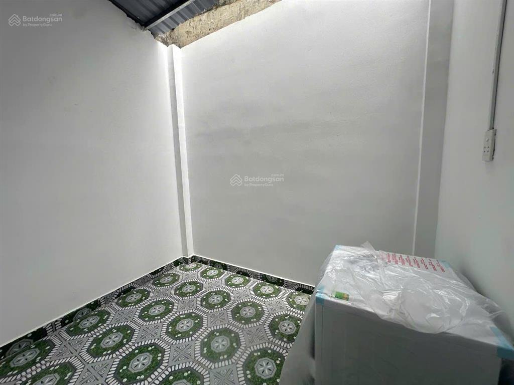 Nhà q12 sát gò vấp 3.25 tỷ  hẻm ô tô tránh tới cửa