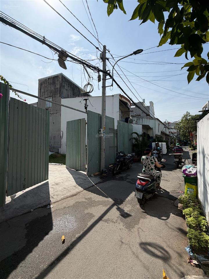 Cần bán đất mặt tiền đs 8 kdc hồng long ngang 5.5m diện tích 94,2m2